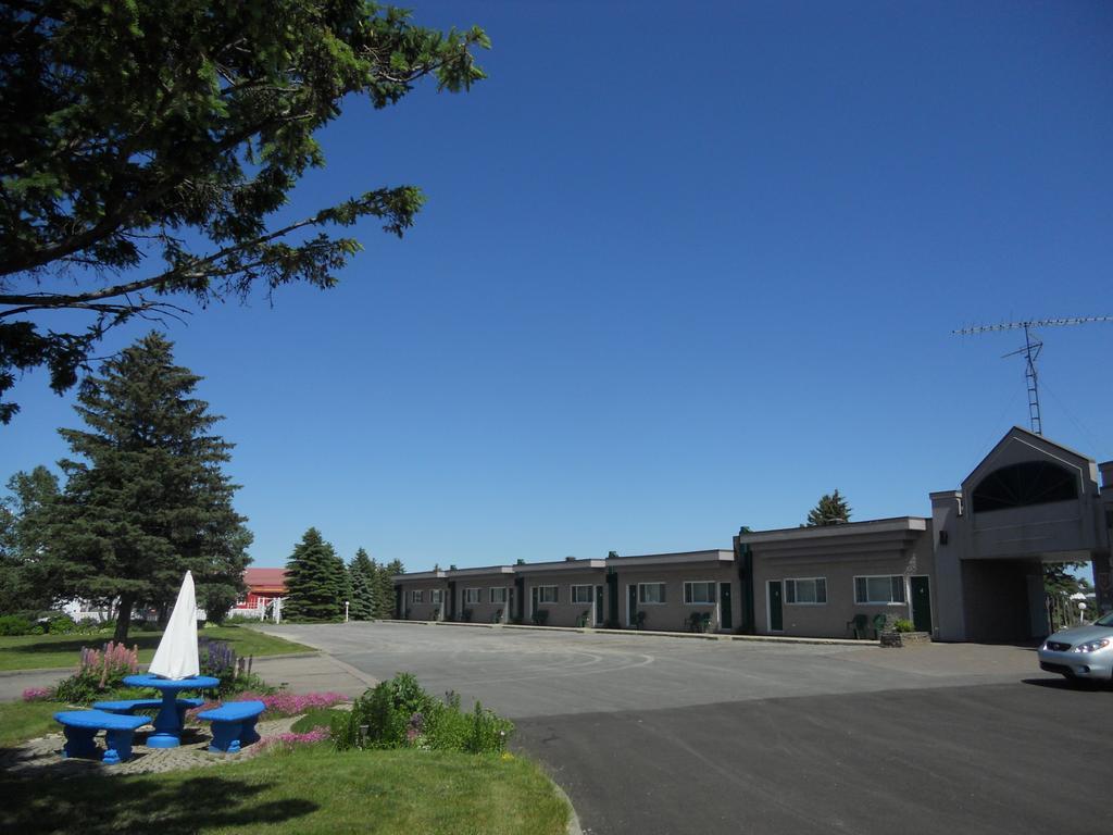 Motel Normandie Louiseville Exterior photo