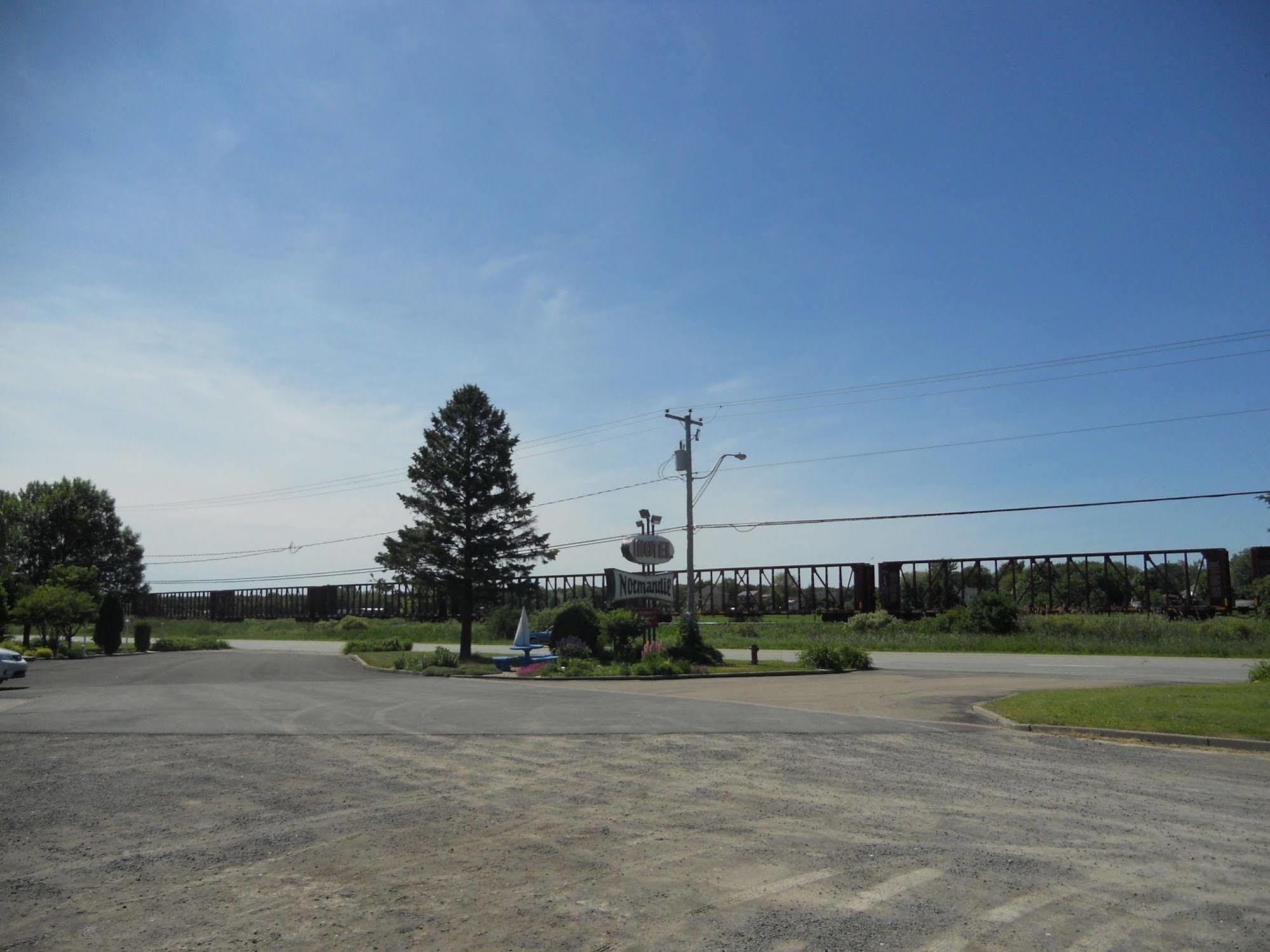 Motel Normandie Louiseville Exterior photo